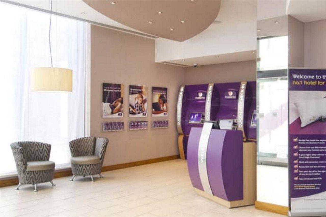 Premier Inn London City Exterior photo